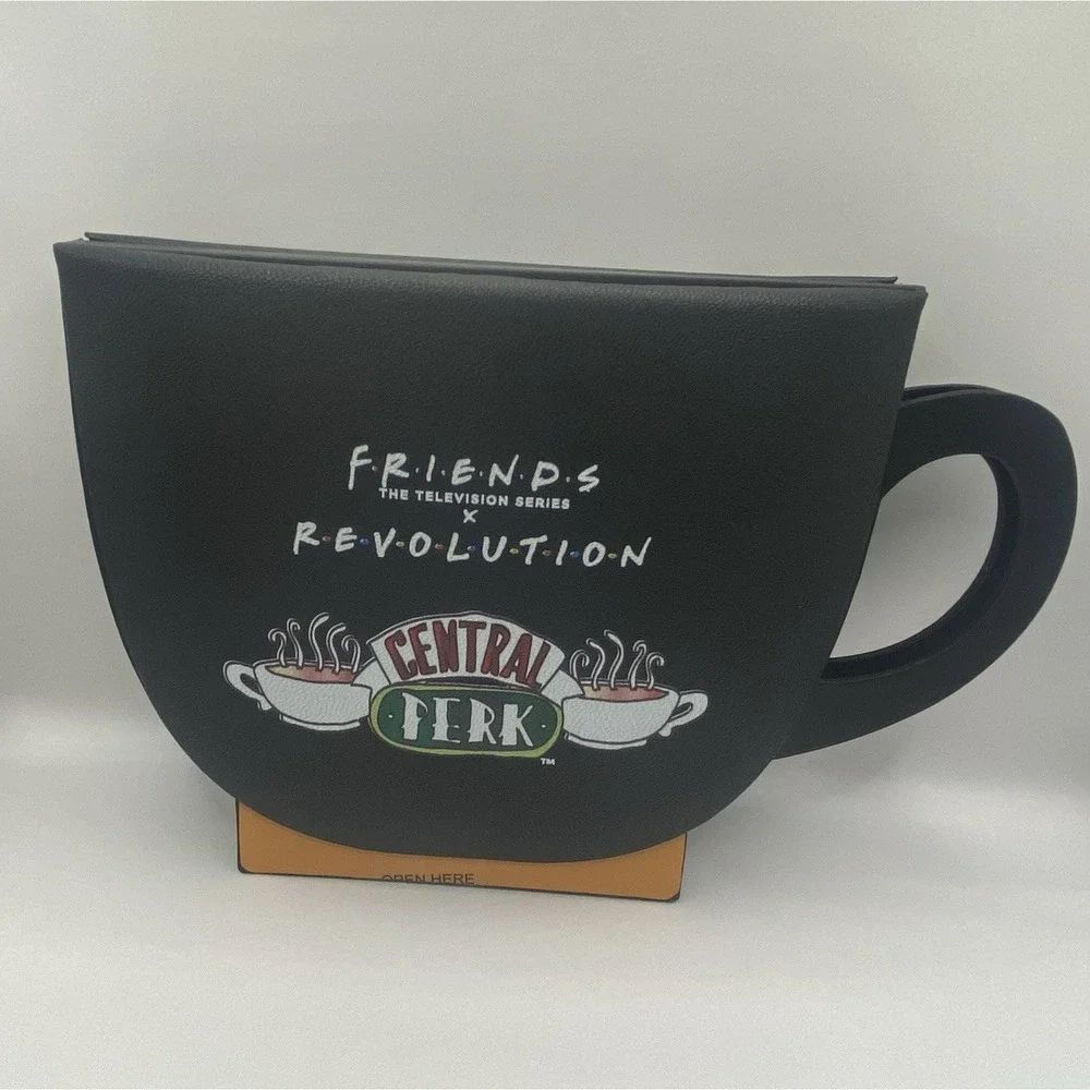 Friends x Makeup Revolution Grab a Cup Face Palette Light to Medium NEW LE